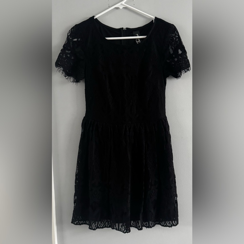 Trixxi Black Lace Fit & Flare Cocktail Dress Size 3 NWOT